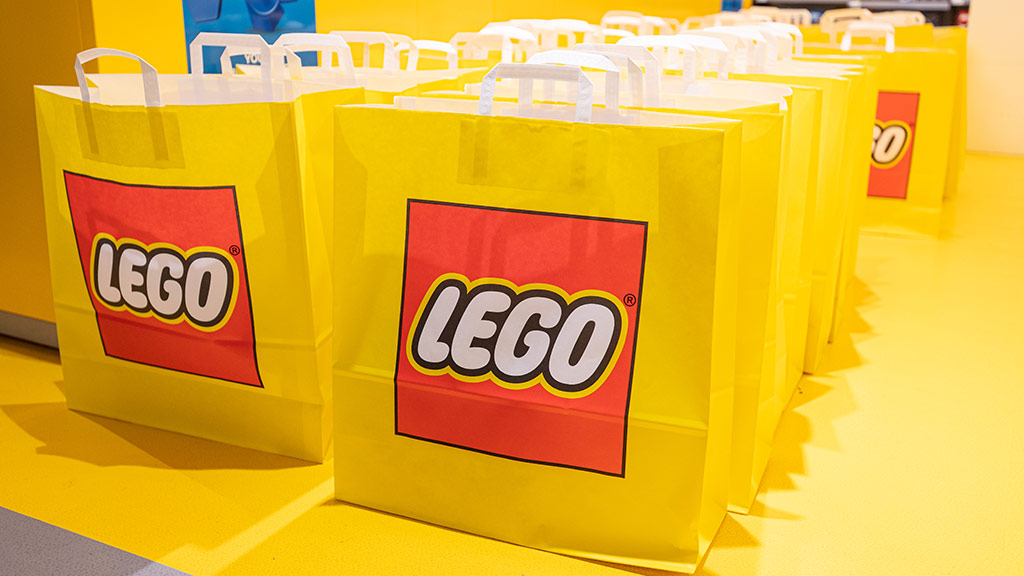 LEGO_ShoppingBags.jpg LEGO_ShoppingBags.jpg