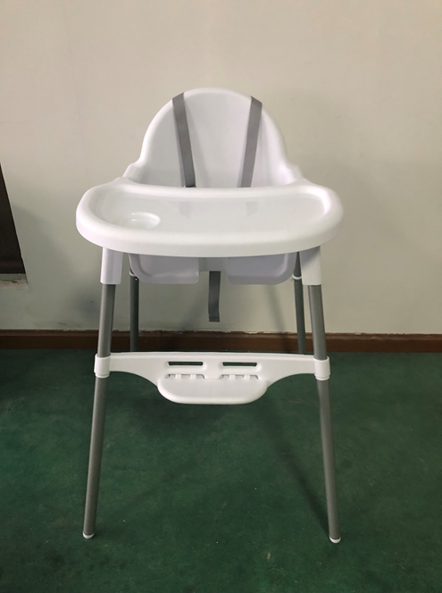 Baby Highchair,Can remove double plate,convenient to clean. 3-point soft seat belt
